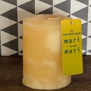 Mari Mari Candle 15 oz. NWT Never Used The Body Shop Perfume Fragrance Vintage